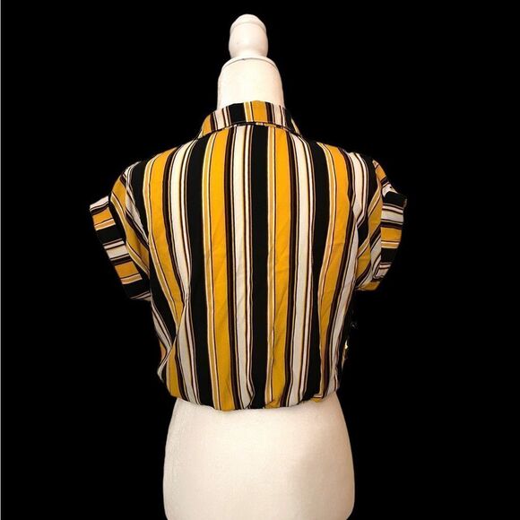 Bundle/two blouses 💐 - Picture 7 of 7